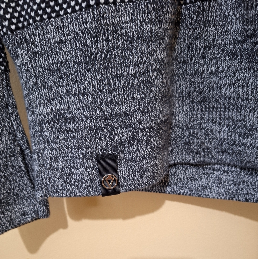 Ivivva Sweater - Picture 4 of 8
